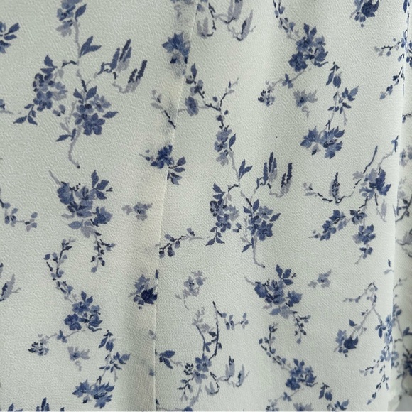 Reformation Ellwood Dress in Sinead White Blue Floral sz Medium Flutter Sleeves - Picture 11 of 12